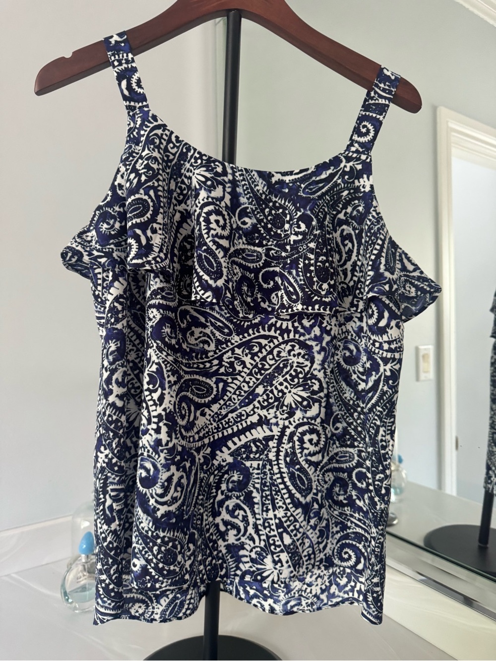 LOFT Navy and White Paisley Camisole US Small - Picture 2 of 7